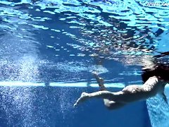 Diana Rius super-fucking-hot Spanish honey underwater