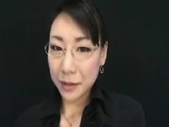 Provoking Asian milf with glasses reveals her blowjob talen